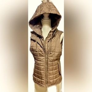 Daisy Hooded Puffy Vest